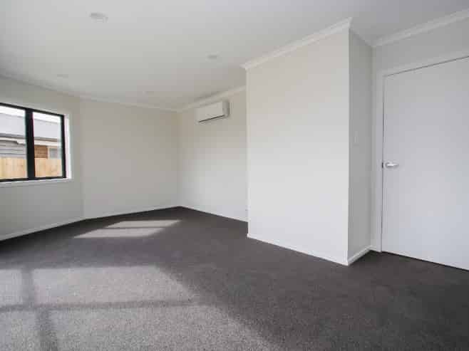 1/33A Saxbys Road, Glenview