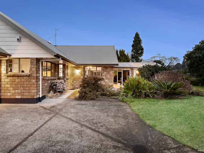 15 Awaroa Stream Drive, Waiuku