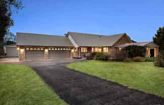 15 Awaroa Stream Drive, Waiuku