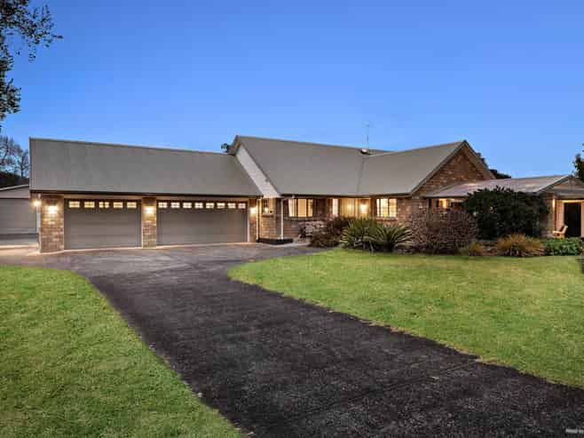 15 Awaroa Stream Drive, Waiuku