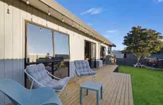 702B Park Road South, Akina