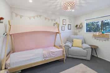 702B Park Road South, Akina