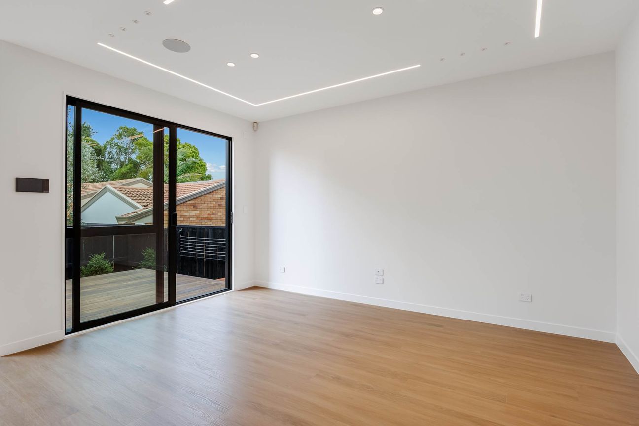 Brand New, Double Westlake Zone - Vista 5