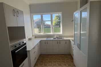502 Pioneer Highway, Awapuni