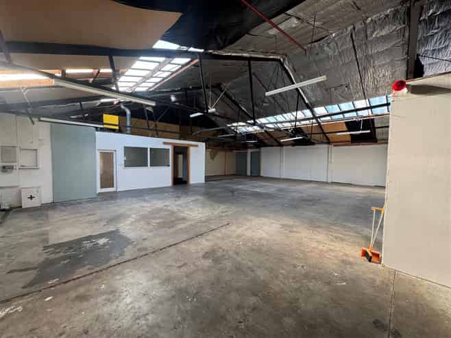 Warehouse, Office and Kitchen