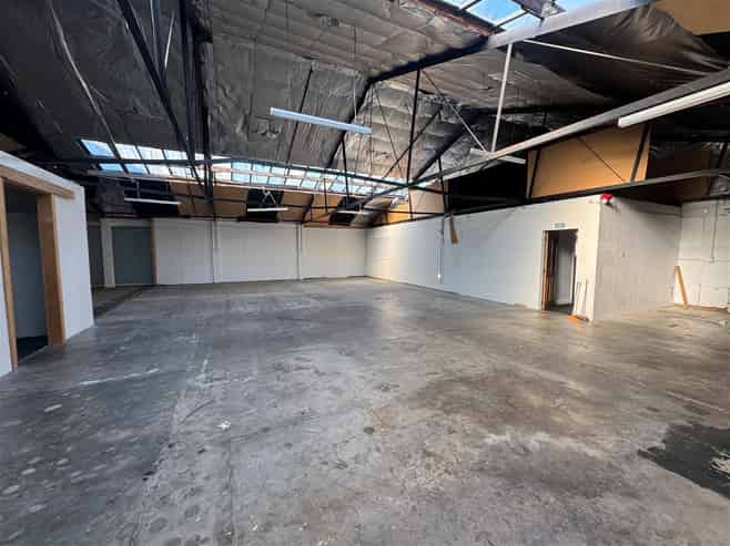 Warehouse, Office and Kitchen