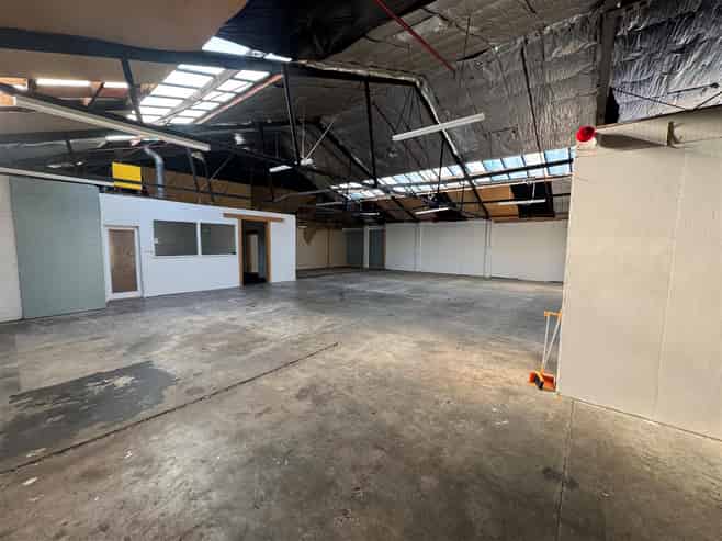 Warehouse, Office and Kitchen