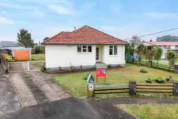 4 Lee Place, Bader
