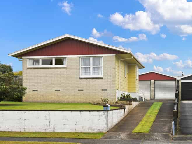 18 Deanwell Avenue, Deanwell