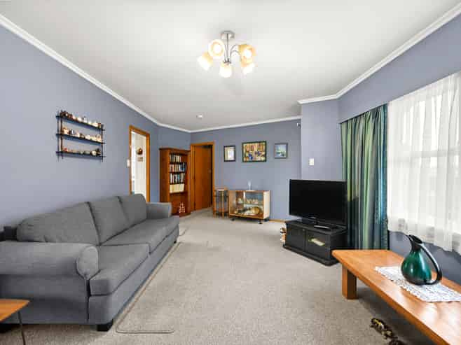 18 Deanwell Avenue, Deanwell