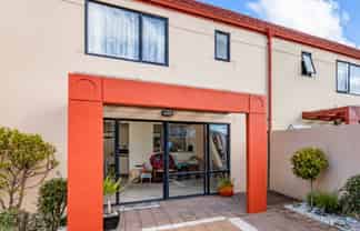 42C Stanmore Road, Phillipstown