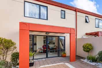 42C Stanmore Road, Phillipstown