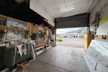 High-Profile Industrial Unit, Seaview