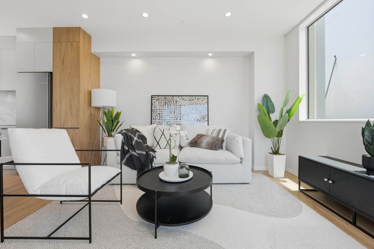 Luxury Living in the Double Westlake Zone - Fler