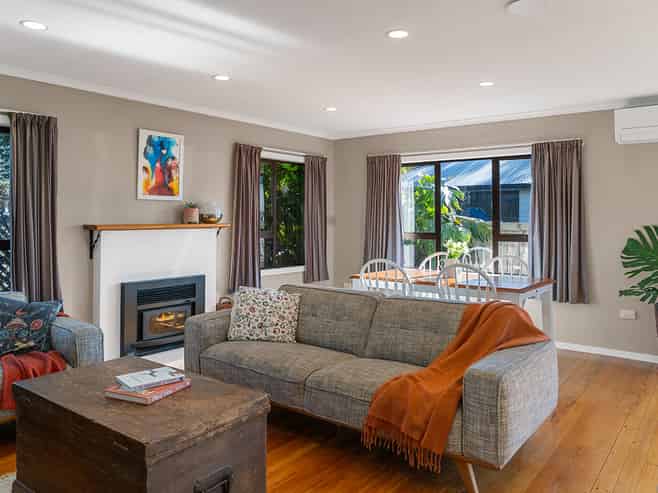 169 Welcome Bay Road, Welcome Bay