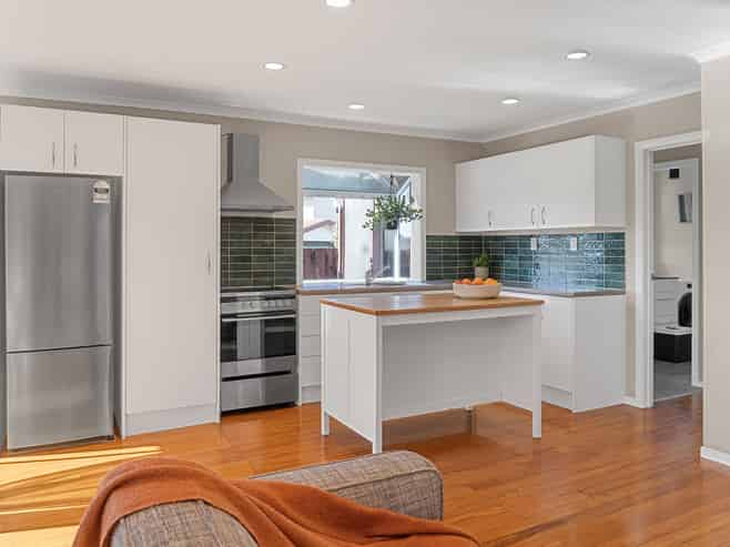 169 Welcome Bay Road, Welcome Bay