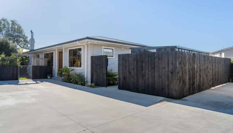 169 Welcome Bay Road, Welcome Bay