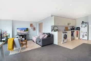 14E/30 Westward Ho, Glen Eden