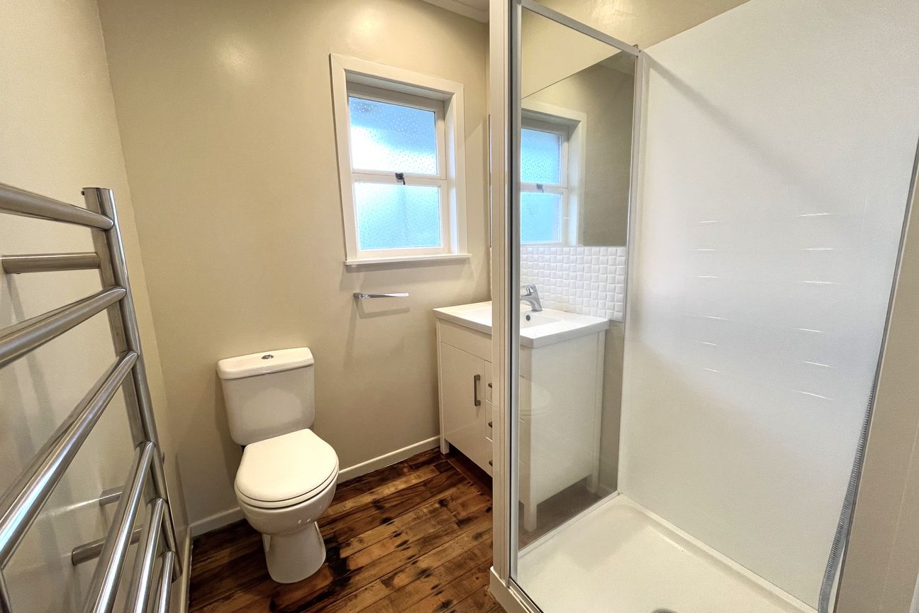 Sunny 2-Bedroom Unit Takapuna! - Vista 5