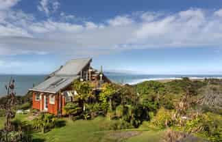 6573 Pouto Road, Pouto