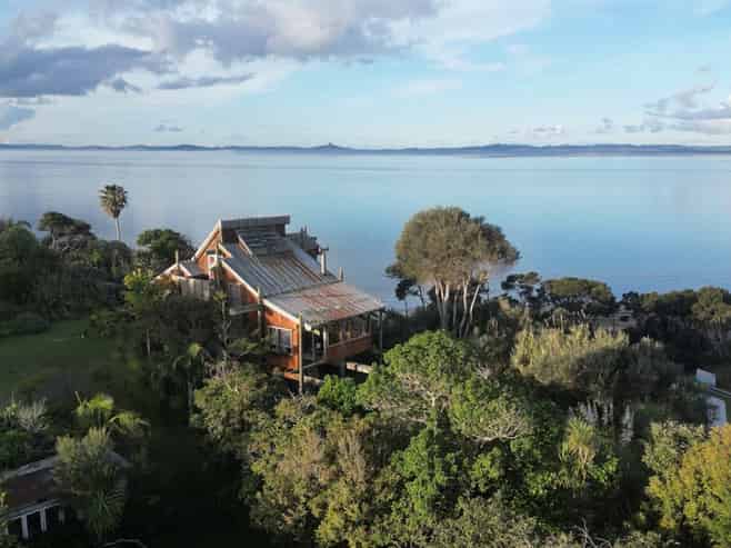 6573 Pouto Road, Pouto