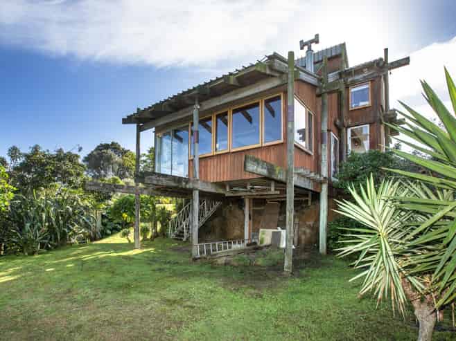 6573 Pouto Road, Pouto