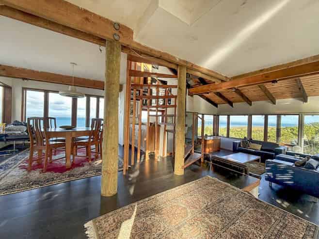 6573 Pouto Road, Pouto