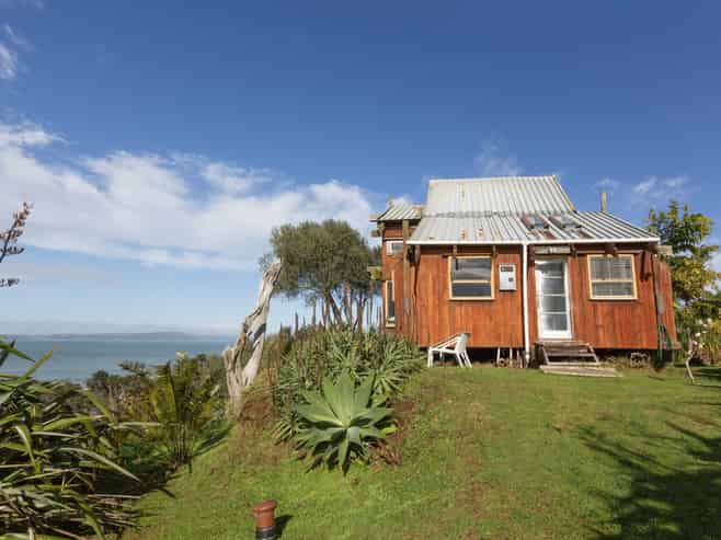 6573 Pouto Road, Pouto