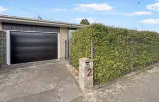 2 Quinns Rd, Shirley