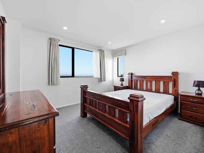 10 Crestview Rise, Papakura