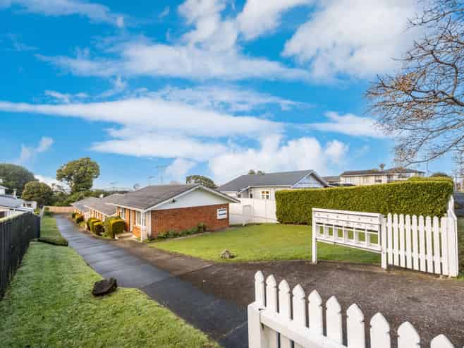 19 Athens Road, Onehunga