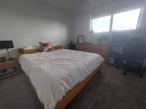 8/10 Yeovil Road, Te Atatu Peninsula