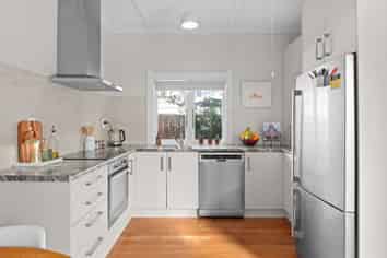2 Hall Lane, Frankton