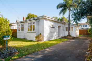2 Hall Lane, Frankton