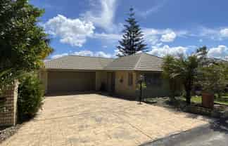 74 Kingdale Road, Henderson