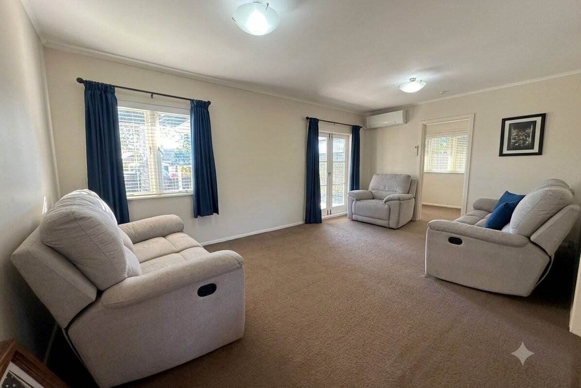 Welcome Home to Your Perfect Family Retreat! - Aanzicht 2