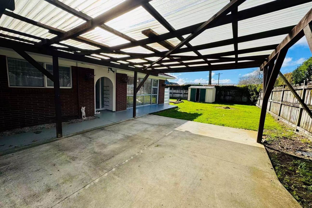 A LOVELY THREE BEDROOM UNIT - Aanzicht 2