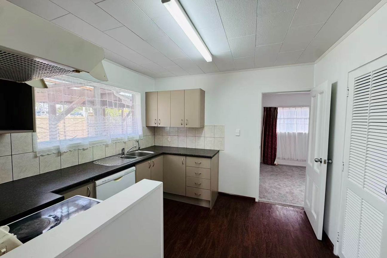 A LOVELY THREE BEDROOM UNIT - Aanzicht 6