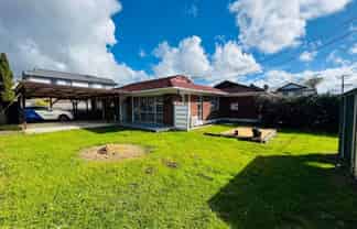 167 Henderson Valley Road, Henderson
