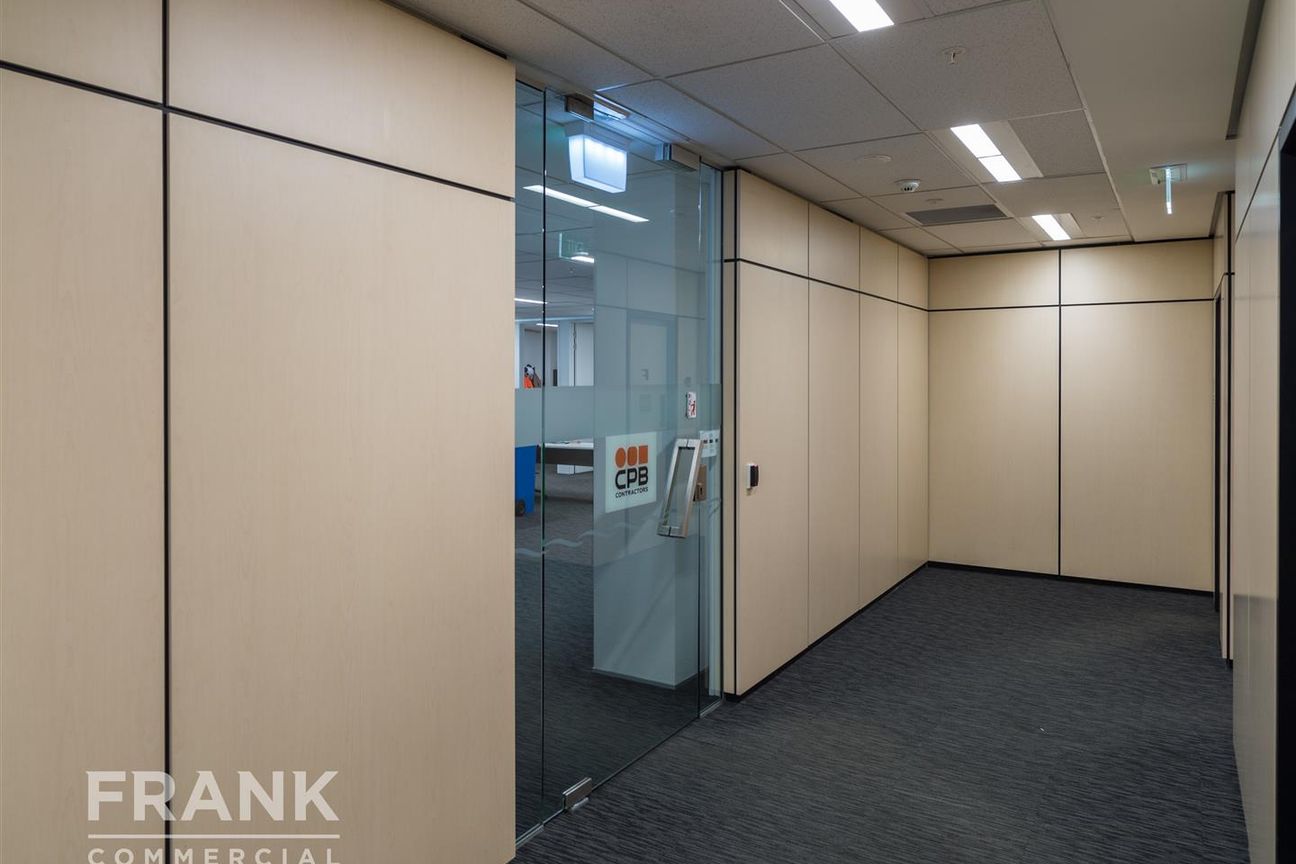 Premium CBD Office – Fully Fitted & Ready to Go - Meer