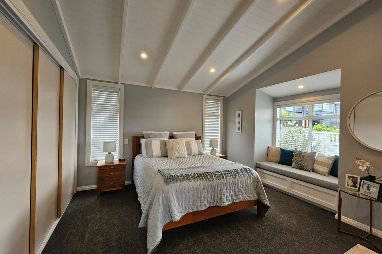 Spacious Family Home with Breath taking Views - Utilities Included - Vista 6