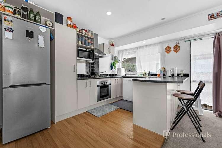 This property ticks every box for modern family living. - Bild 2