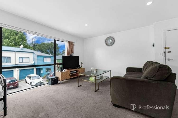 This property ticks every box for modern family living. - Bild 4