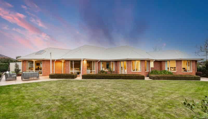 1 Becmead Drive, Harewood
