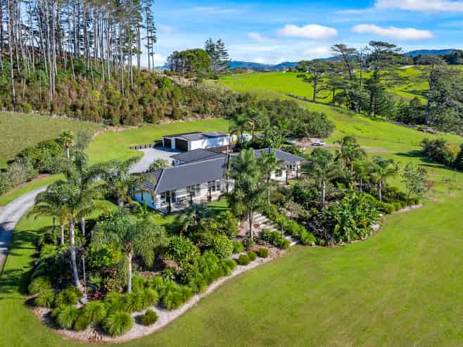 136B Monarch Downs Way, Matakana