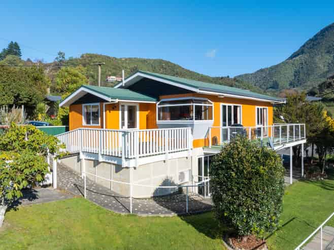 10 and 10a Cornwall Street, Picton