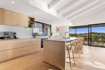8 Green Road, Matakana