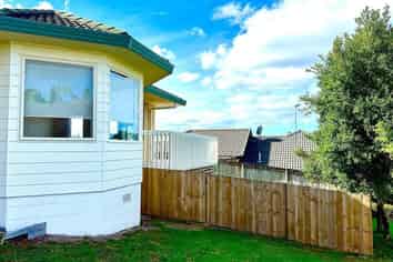 33 Blue Heron Rise, Stanmore Bay