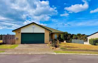 33 Blue Heron Rise, Stanmore Bay