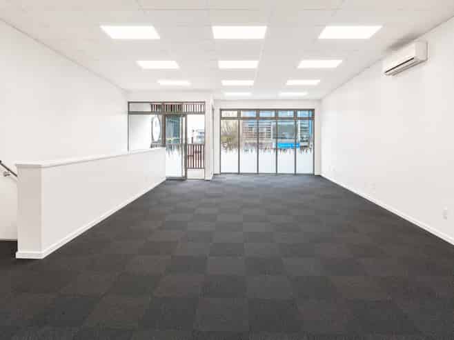 Well priced modern office in Addington